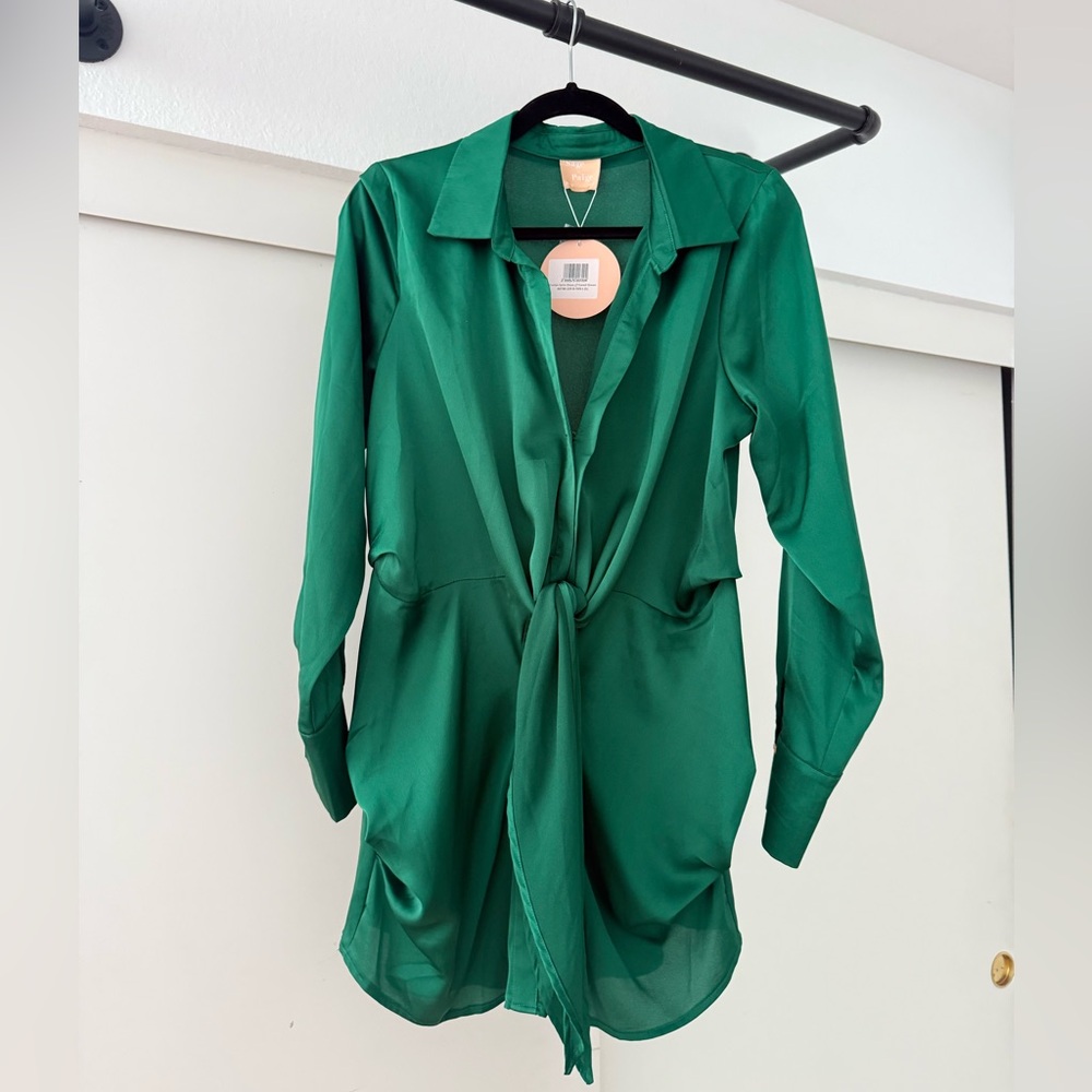 Chic Emerald Mini Dress